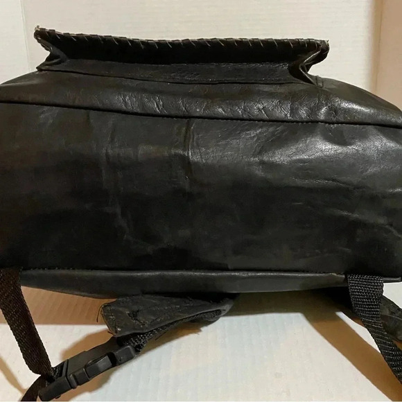 Handcrafted African unisex black leather backpack main image 4